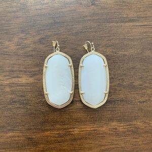 Kendra Scott Elle Gold Drop Earrings in White Pear